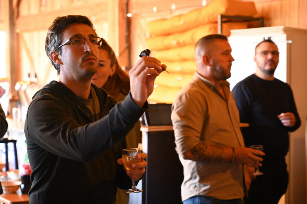 Le geste précis d'un architecte toulousain sur une cible DYNADARTS